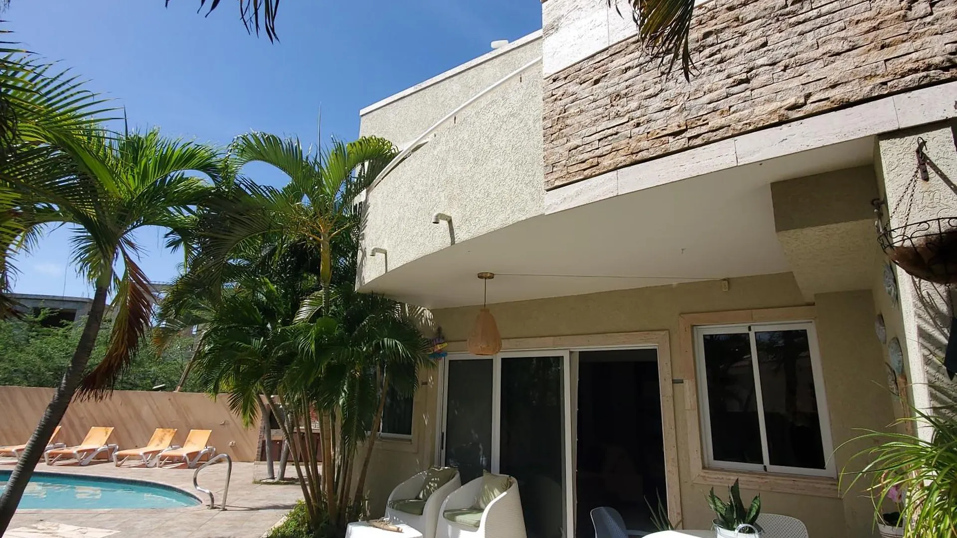 Bohemian Townhouse Palm Beach Aruba Apartment