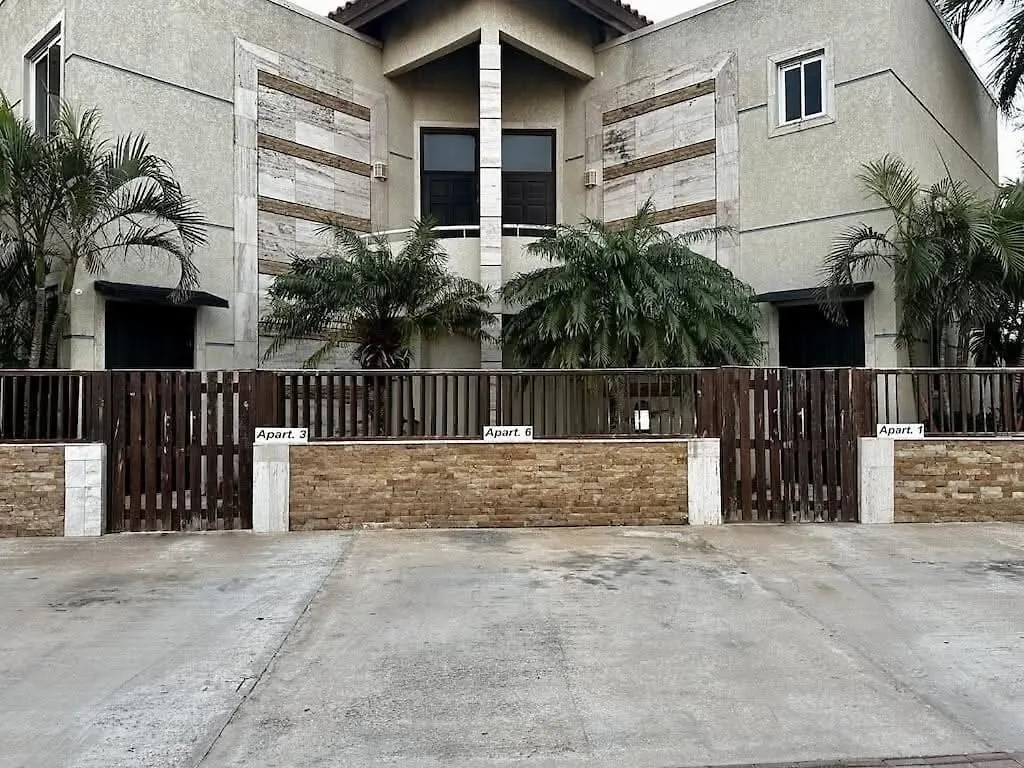 Bohemian Townhouse Palm Beach Aruba Appartement